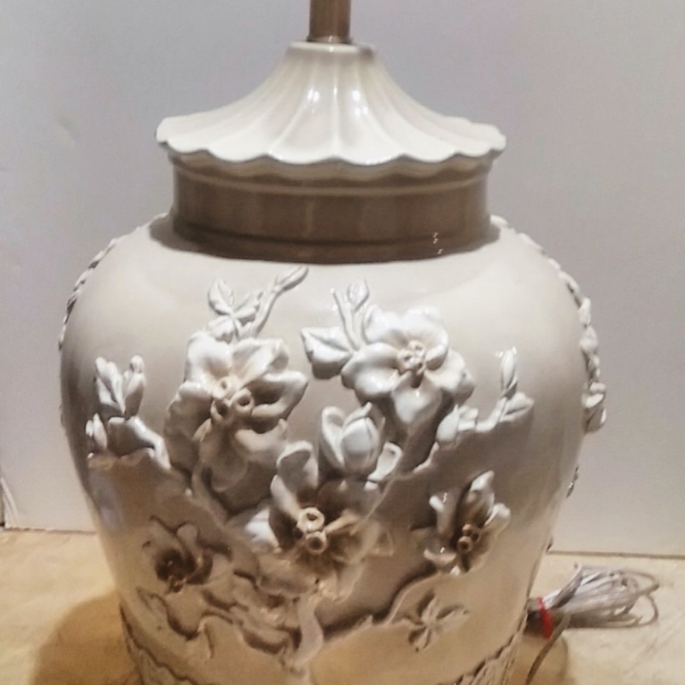 Vintage Ceramic Table Lamp Beige Asian Hand-Carved Floral Design